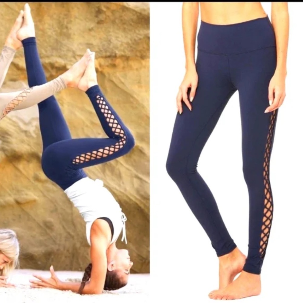 Alo yoga interlace yoga leggings size XXS‎